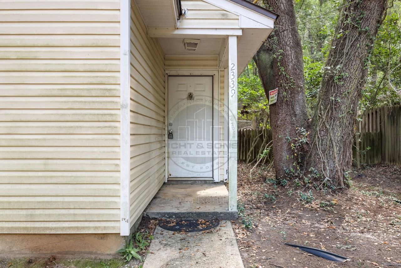 2339 San Mateo Ct - Photo 2 of 25