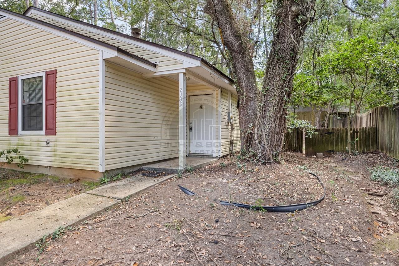 2339 San Mateo Ct - Photo 3 of 25