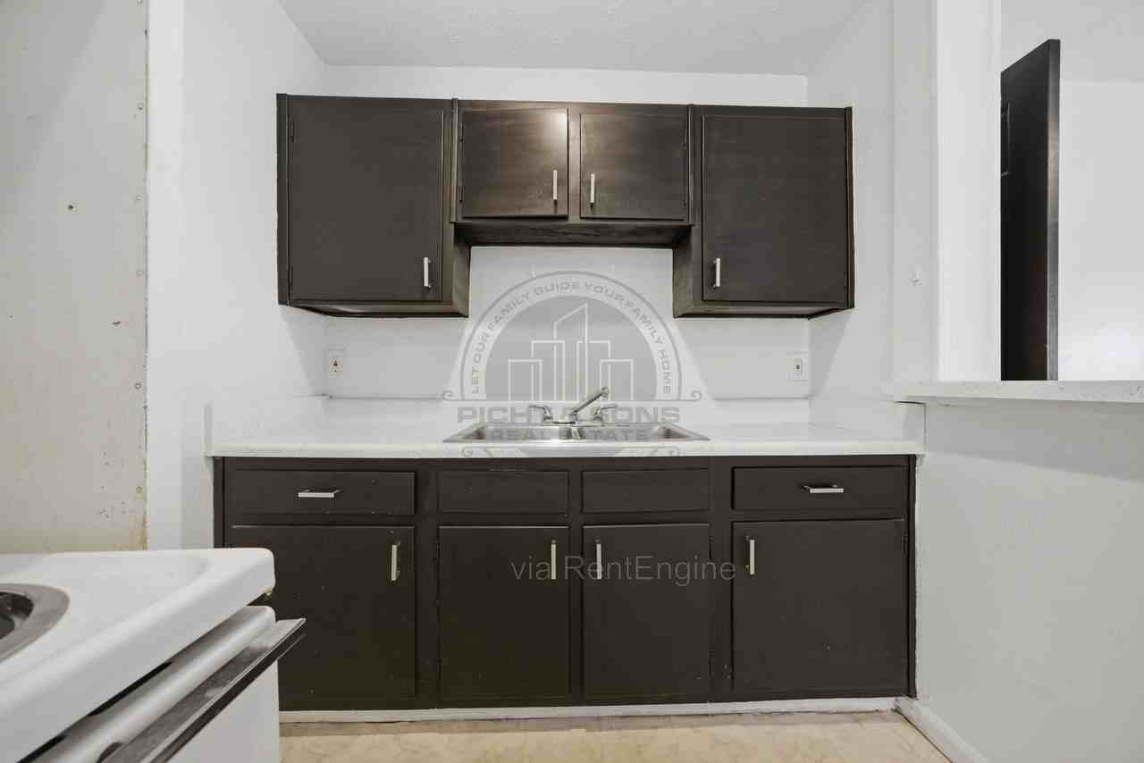 5211 Isabelle Dr #B - Photo 7 of 16