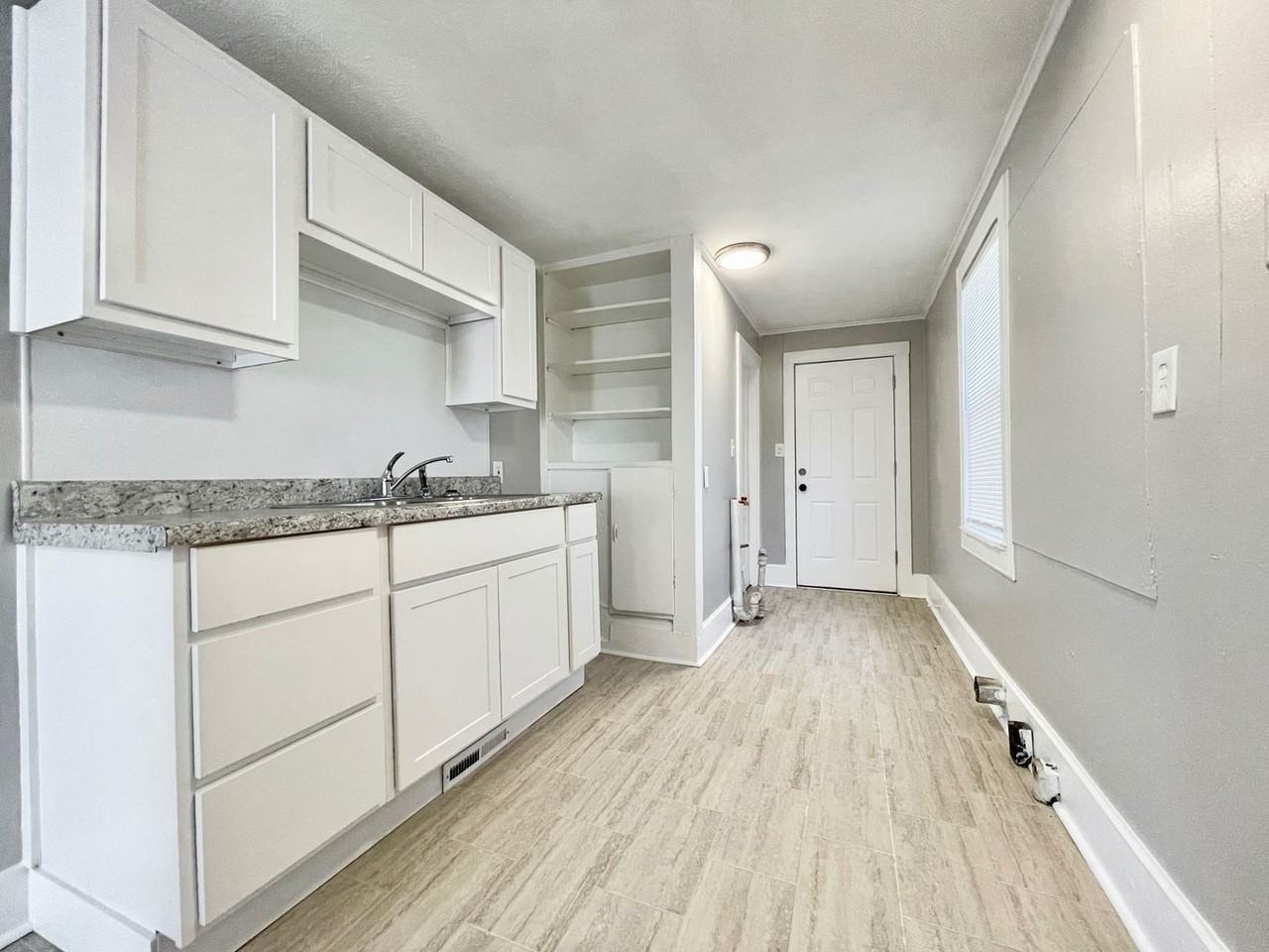 2413 Reynolds St #1 - Photo 4 of 10
