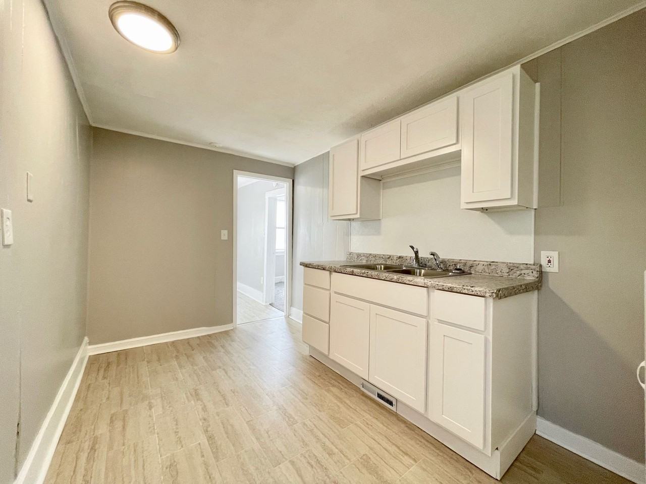 2413 Reynolds St #1 - Photo 5 of 10