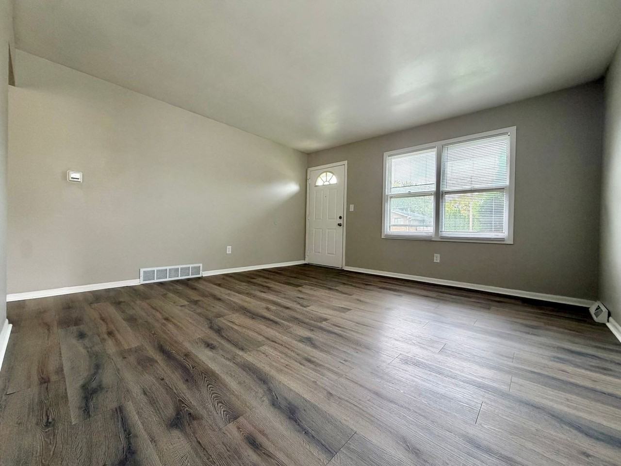 5074 Heyboer Ave Se - Photo 2 of 18