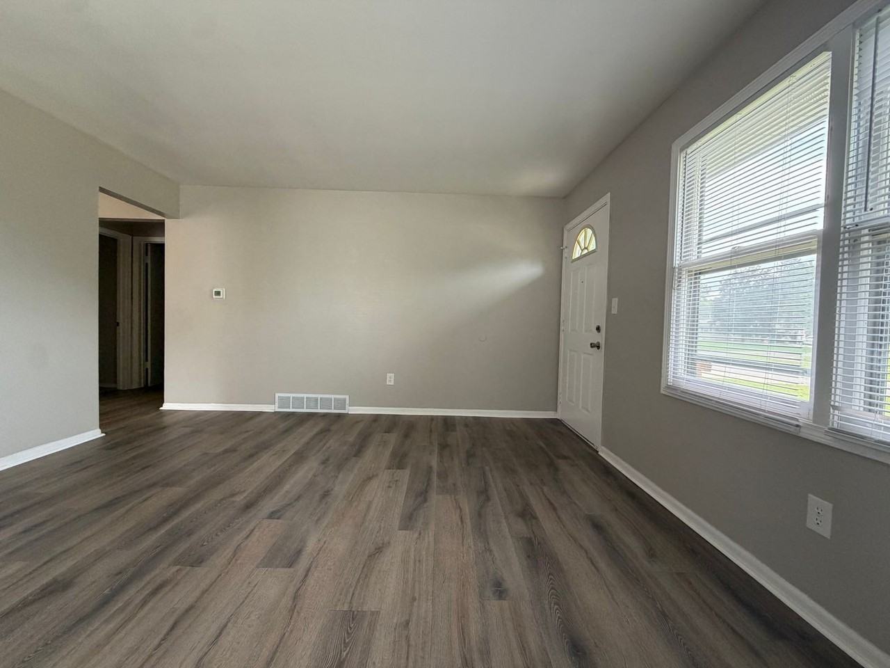 5074 Heyboer Ave Se - Photo 4 of 18