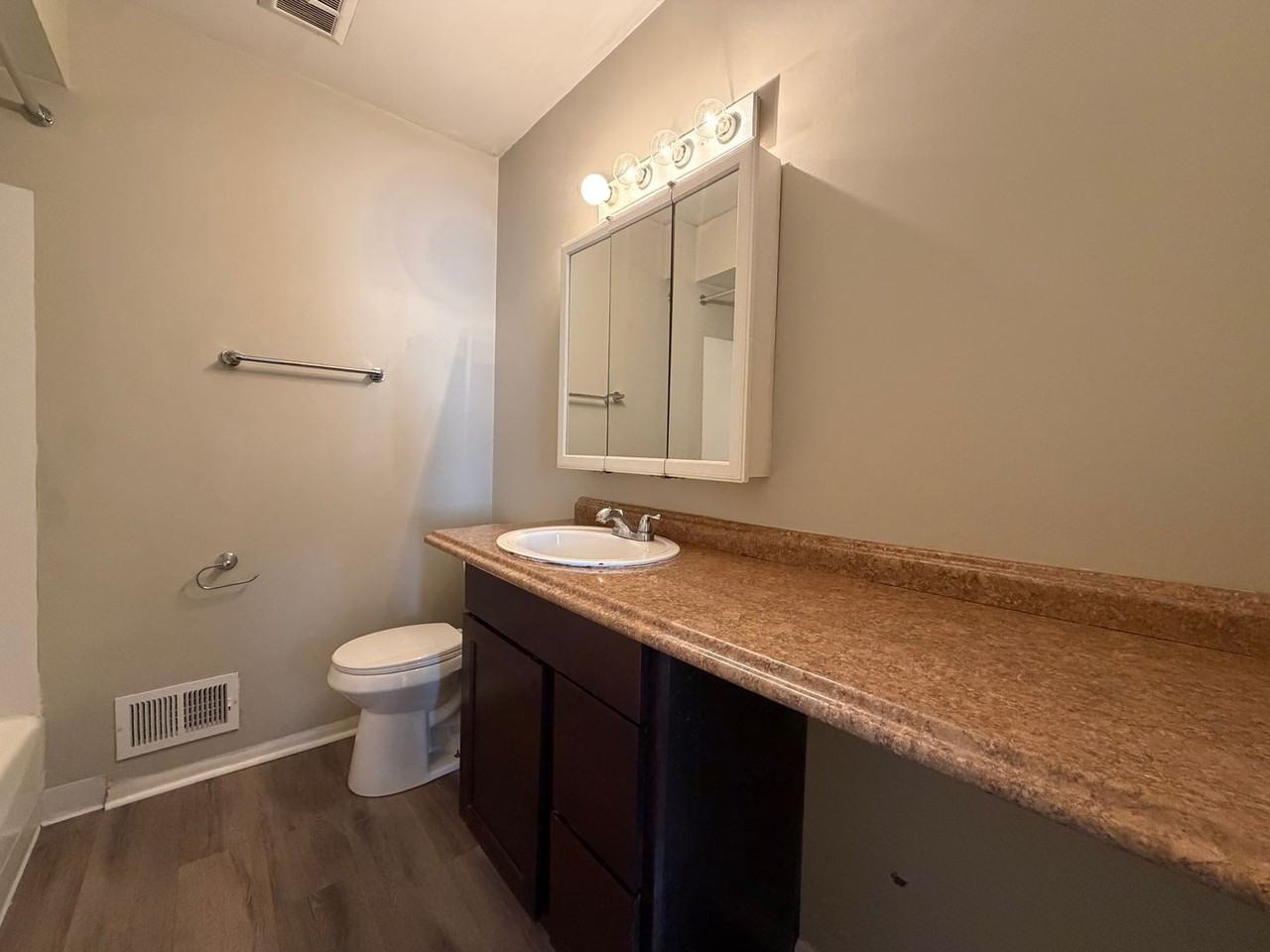 5074 Heyboer Ave Se - Photo 6 of 18