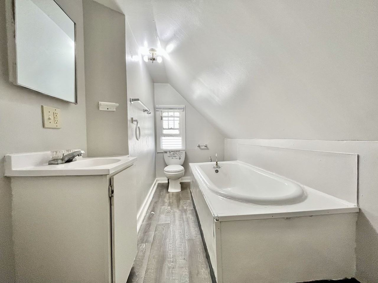 762 Wood St #2 - Photo 5 of 13