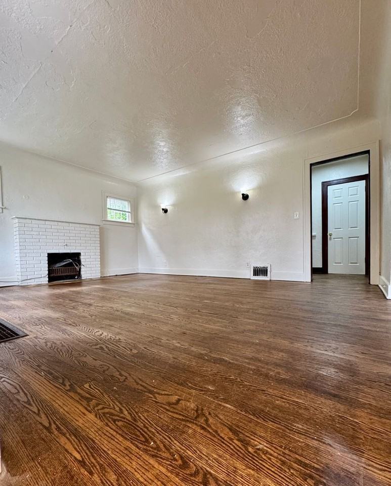 2231 Maffett St - Photo 3 of 18