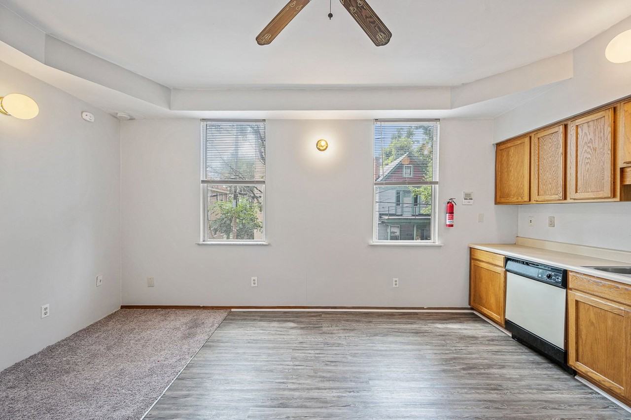 228 Emming St - Photo 5 of 21
