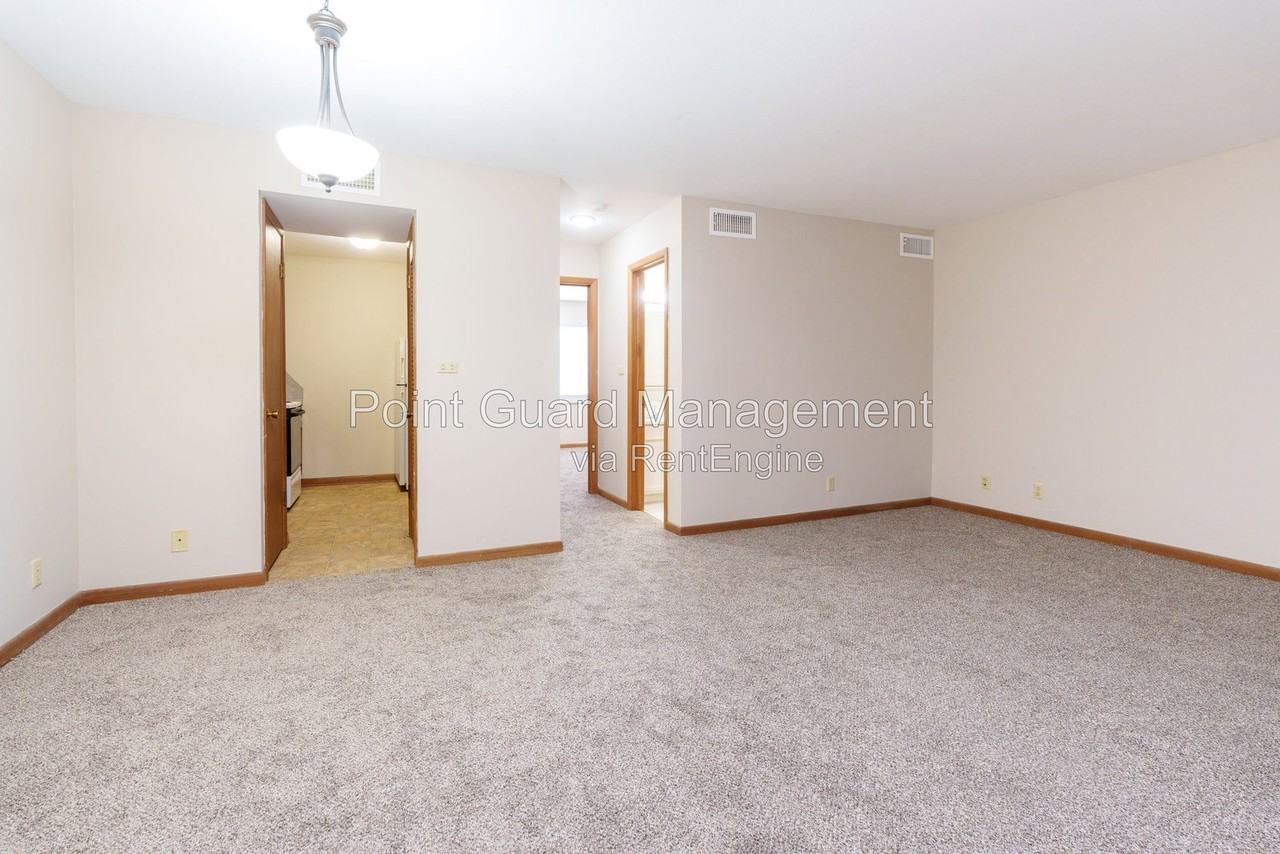 2055 N Porter Ave #206