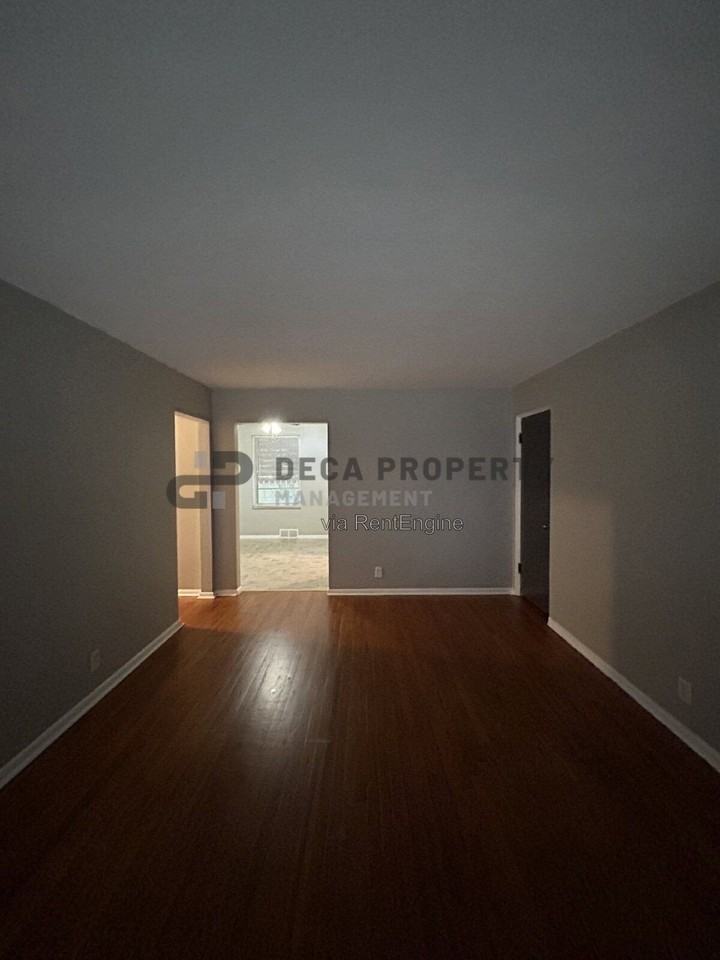 3955 Jamieson Ave #1E - Photo 3 of 13