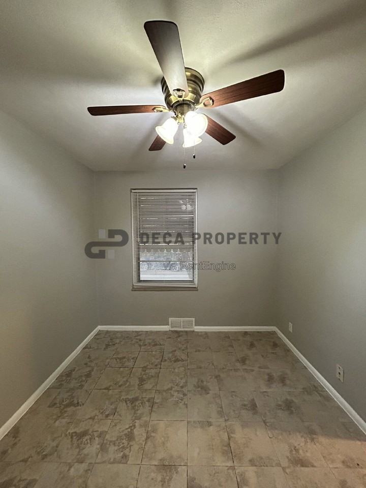 3955 Jamieson Ave #1E - Photo 5 of 13