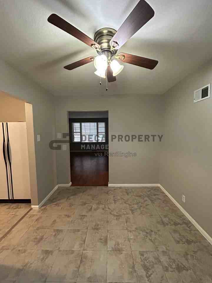 3955 Jamieson Ave #1E - Photo 6 of 13