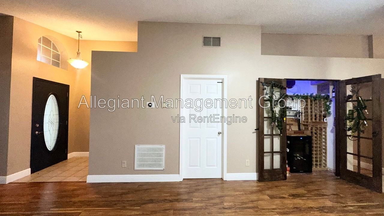 8636 Fort Jefferson Blvd - Photo 6 of 41