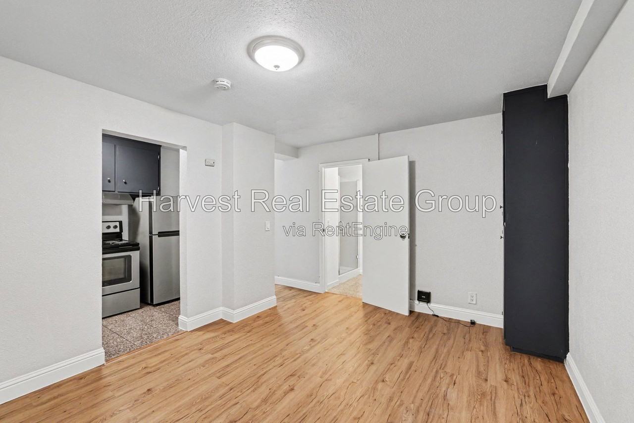 715 Peralta St - Photo 4 of 16