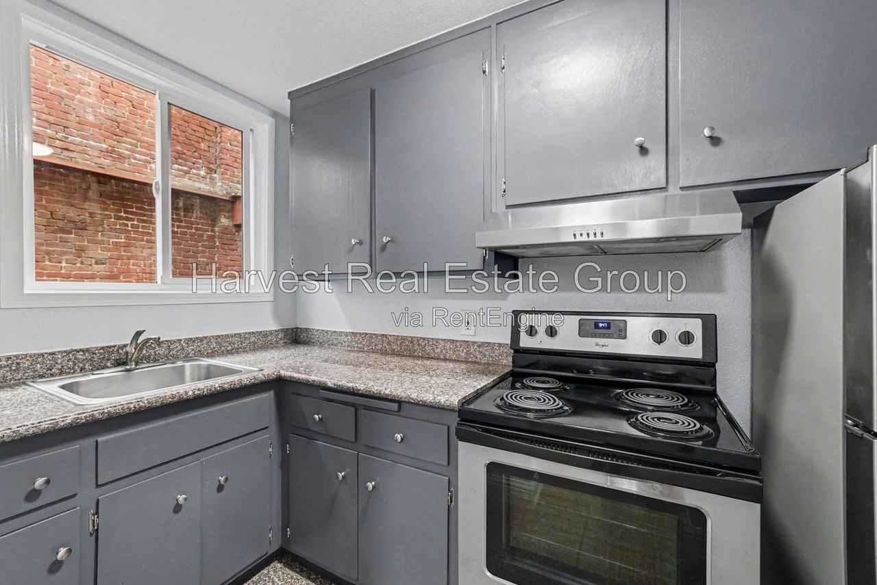 715 Peralta St - Photo 5 of 16
