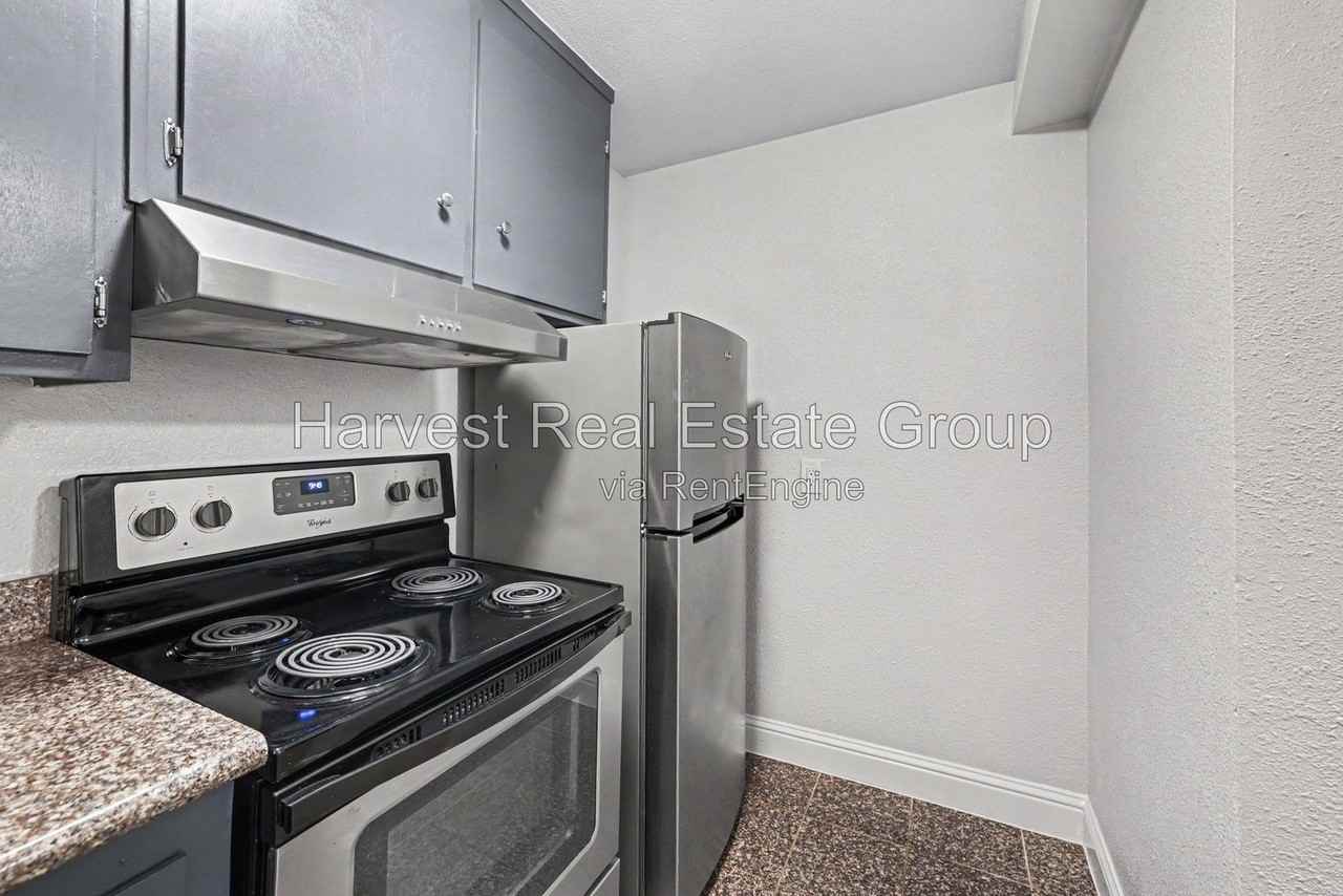 715 Peralta St - Photo 7 of 16