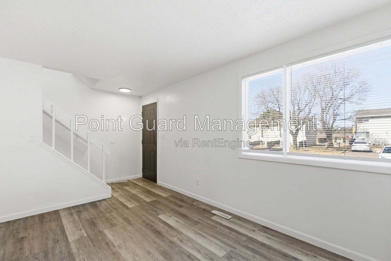 2030 S Cleveland Ave - Photo 6 of 33
