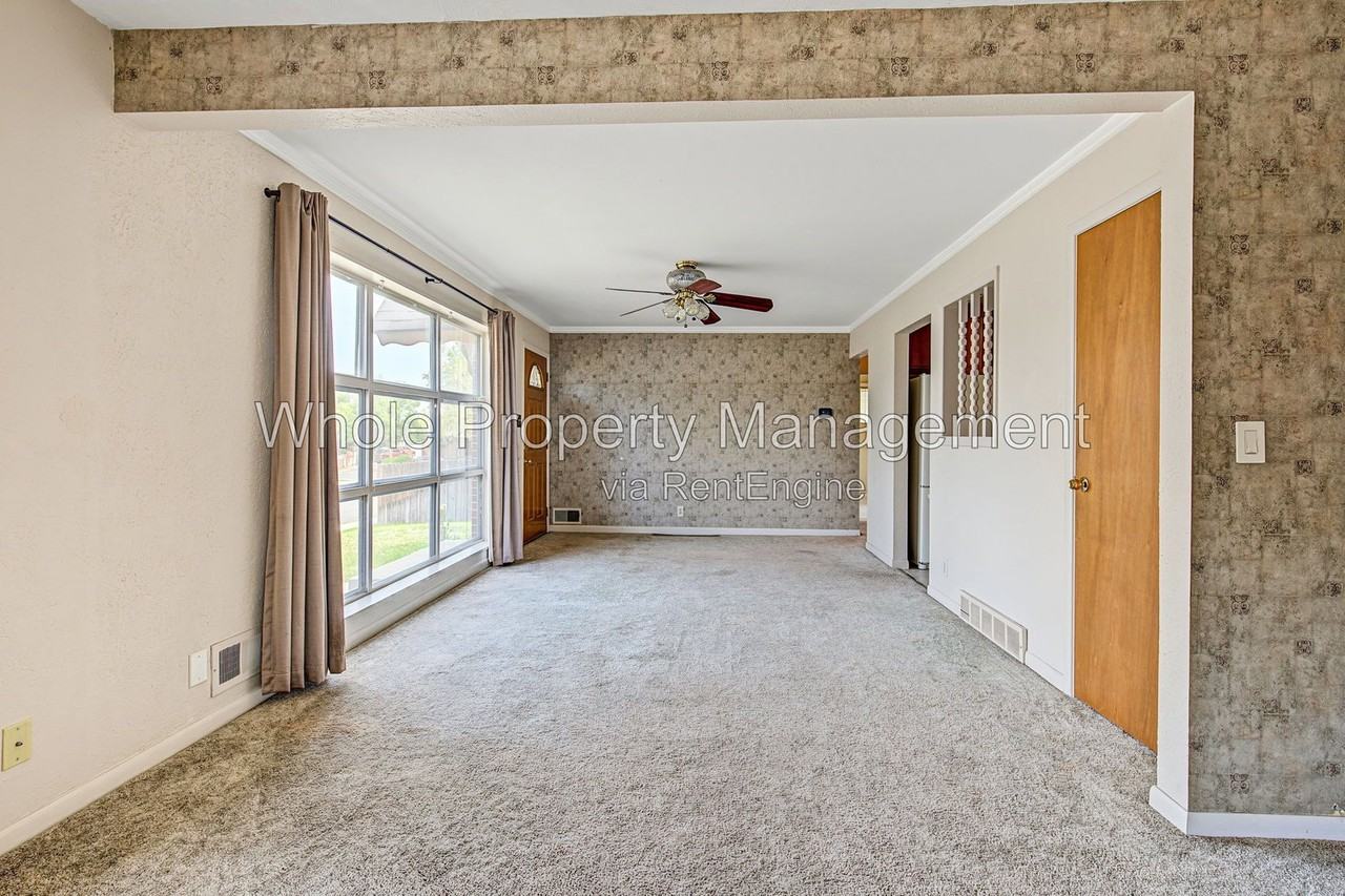 1406 E 108th Pl - Photo 2 of 34