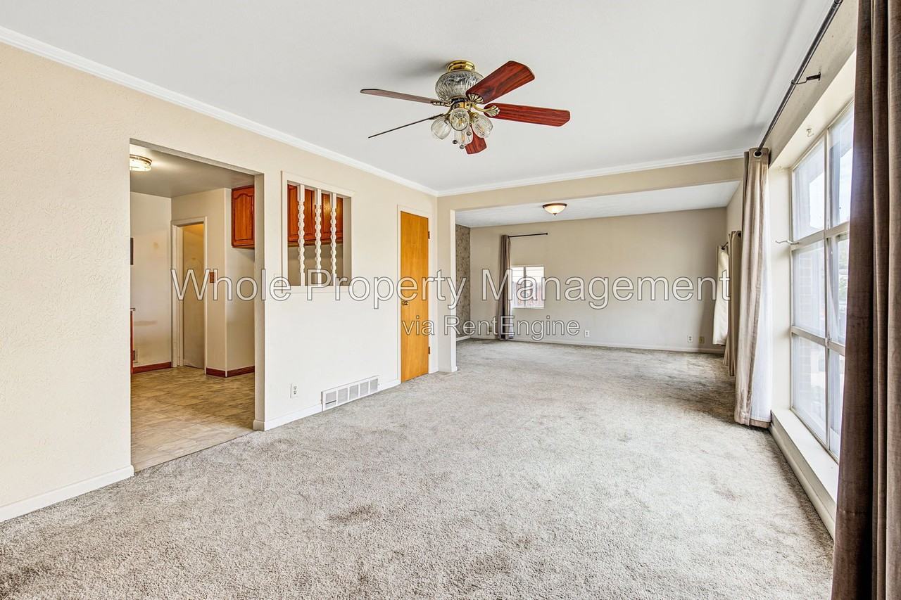 1406 E 108th Pl - Photo 3 of 34