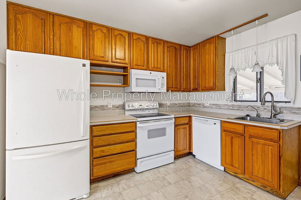 1406 E 108th Pl - Photo 5 of 34