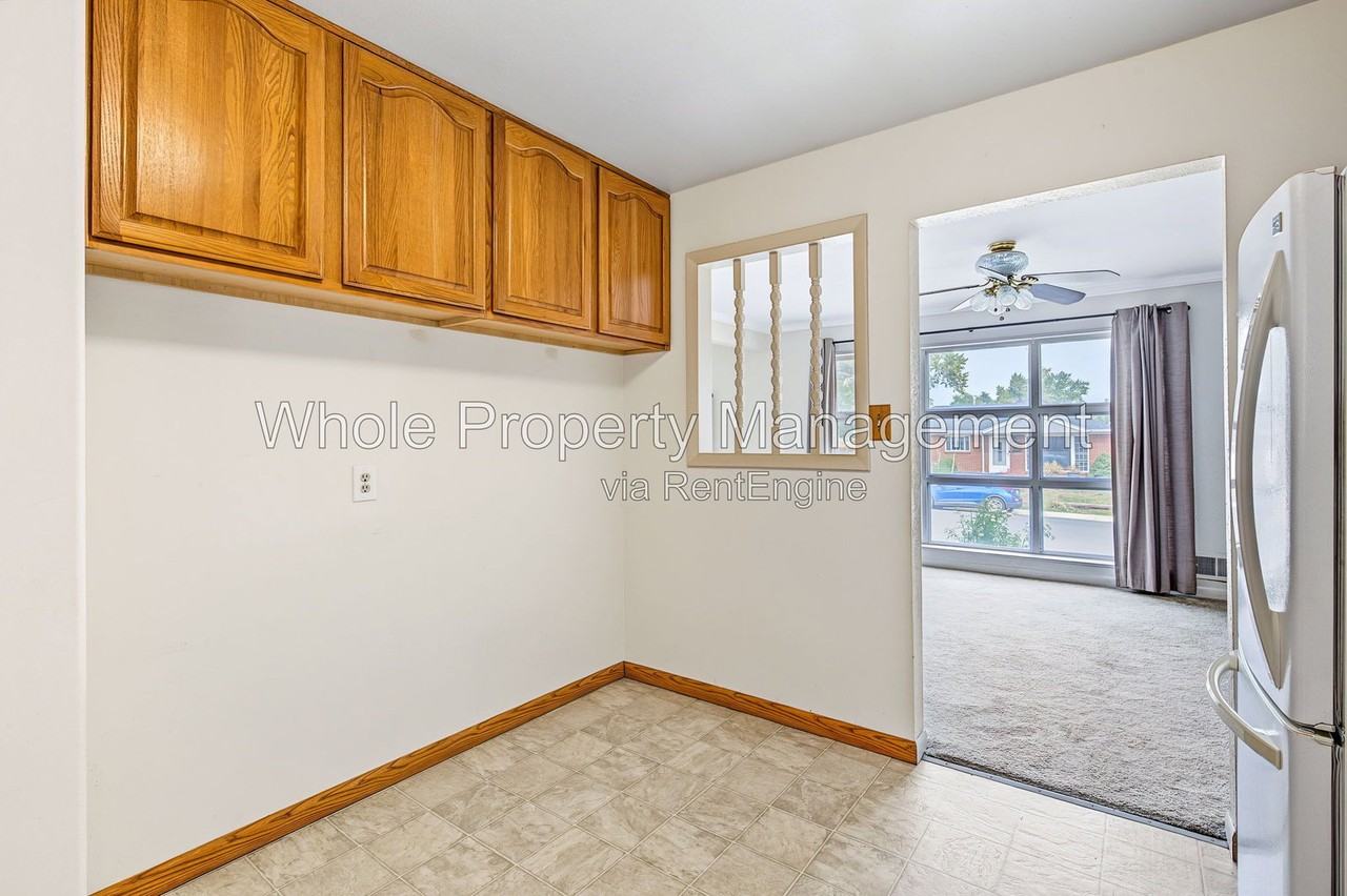 1406 E 108th Pl - Photo 6 of 34