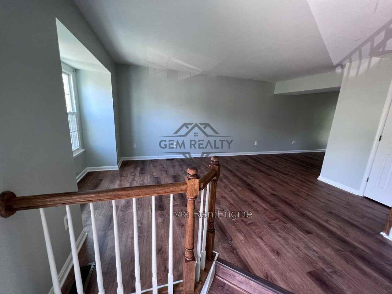 406 Falkirk Ct - Photo 3 of 16