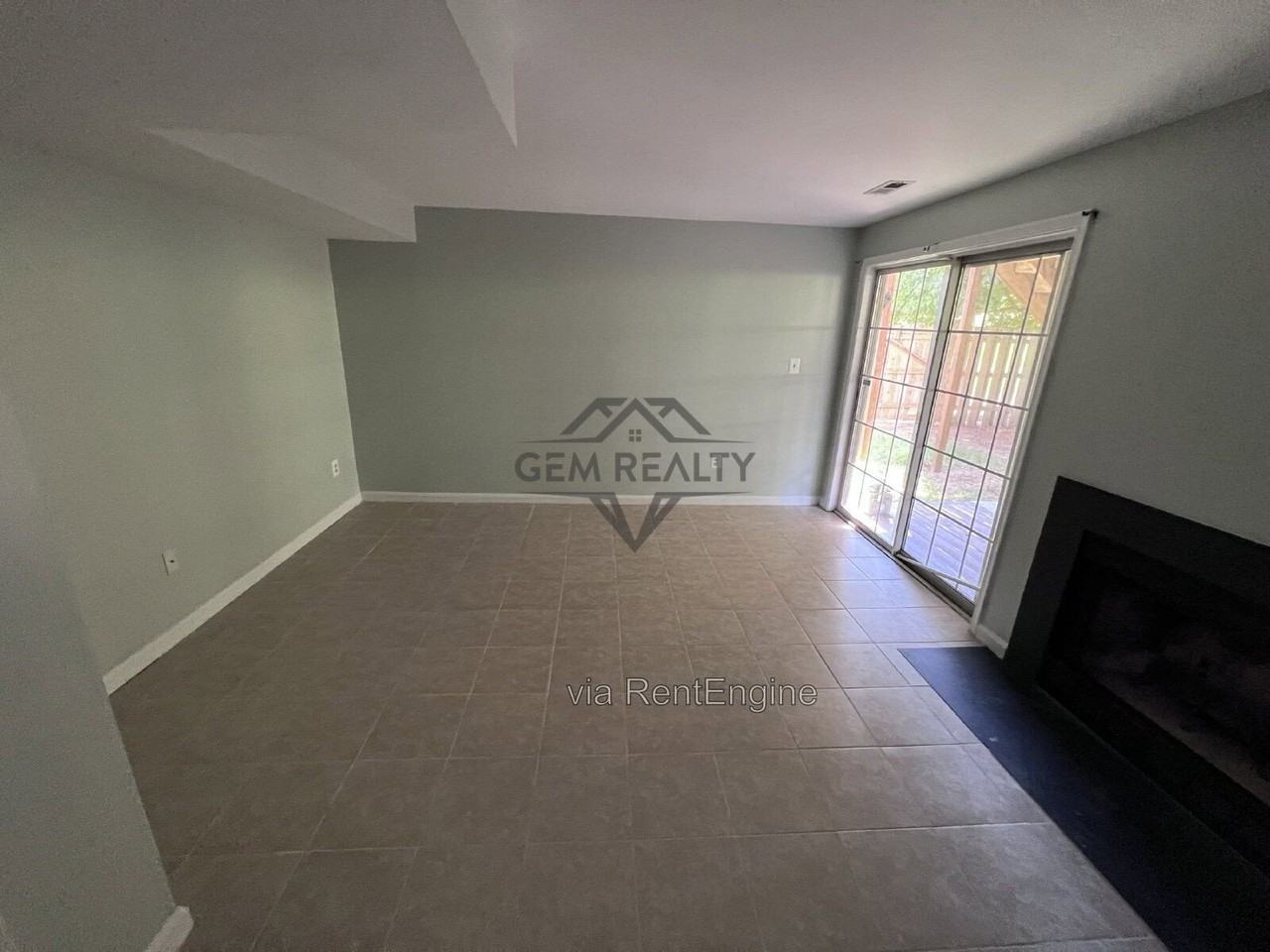 406 Falkirk Ct - Photo 4 of 16