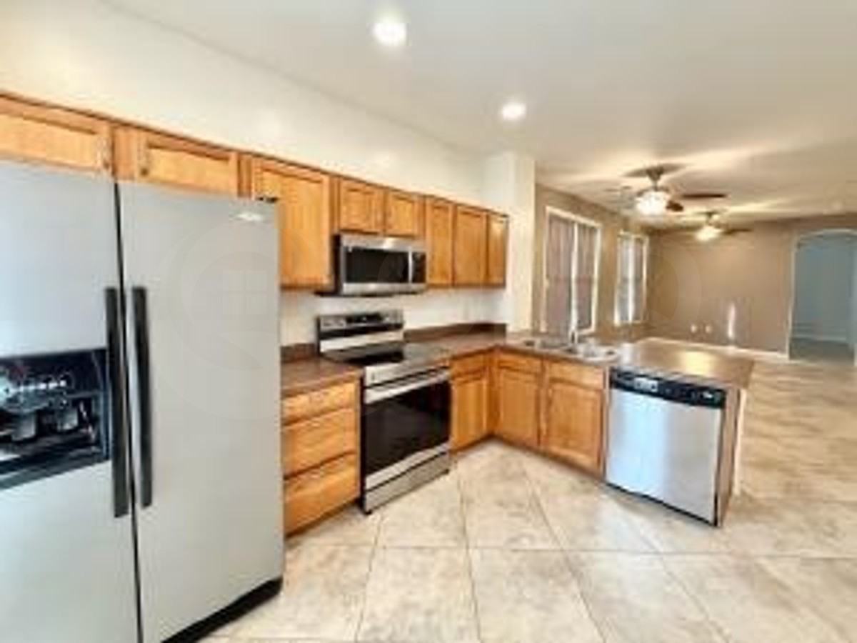 1629 E Canyon Creek Dr - Photo 2 of 24
