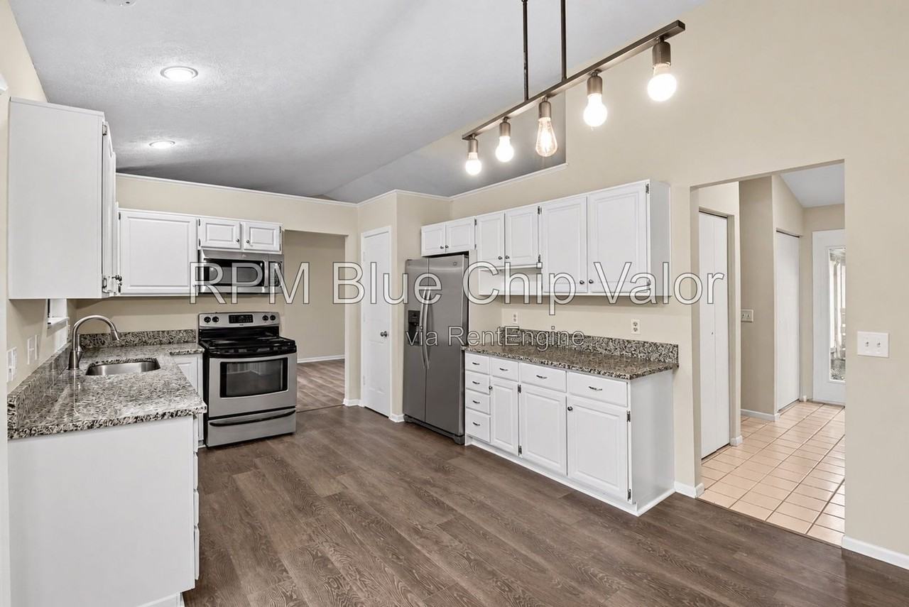 1465 Eaton Ave #3 - Photo 4 of 18