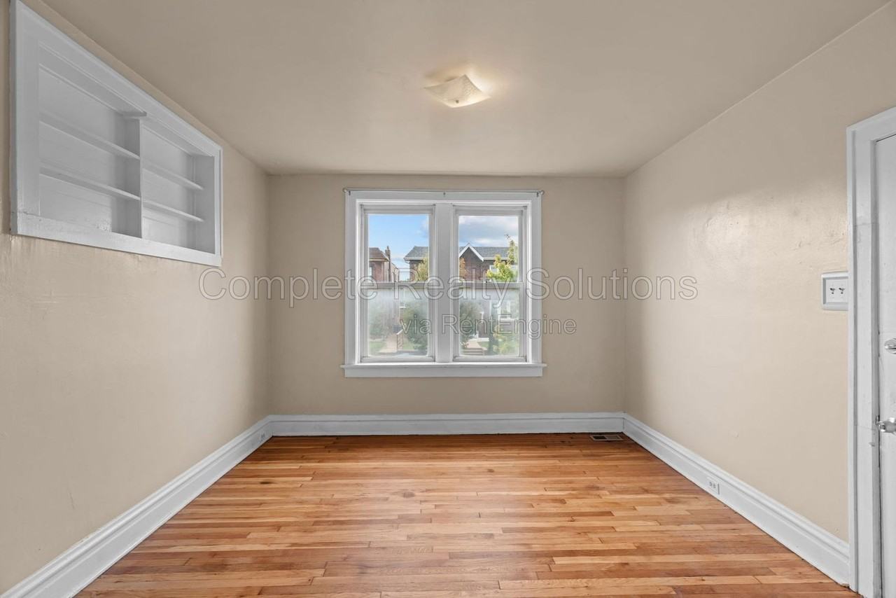4175 Mcree Ave #1E - Photo 7 of 24