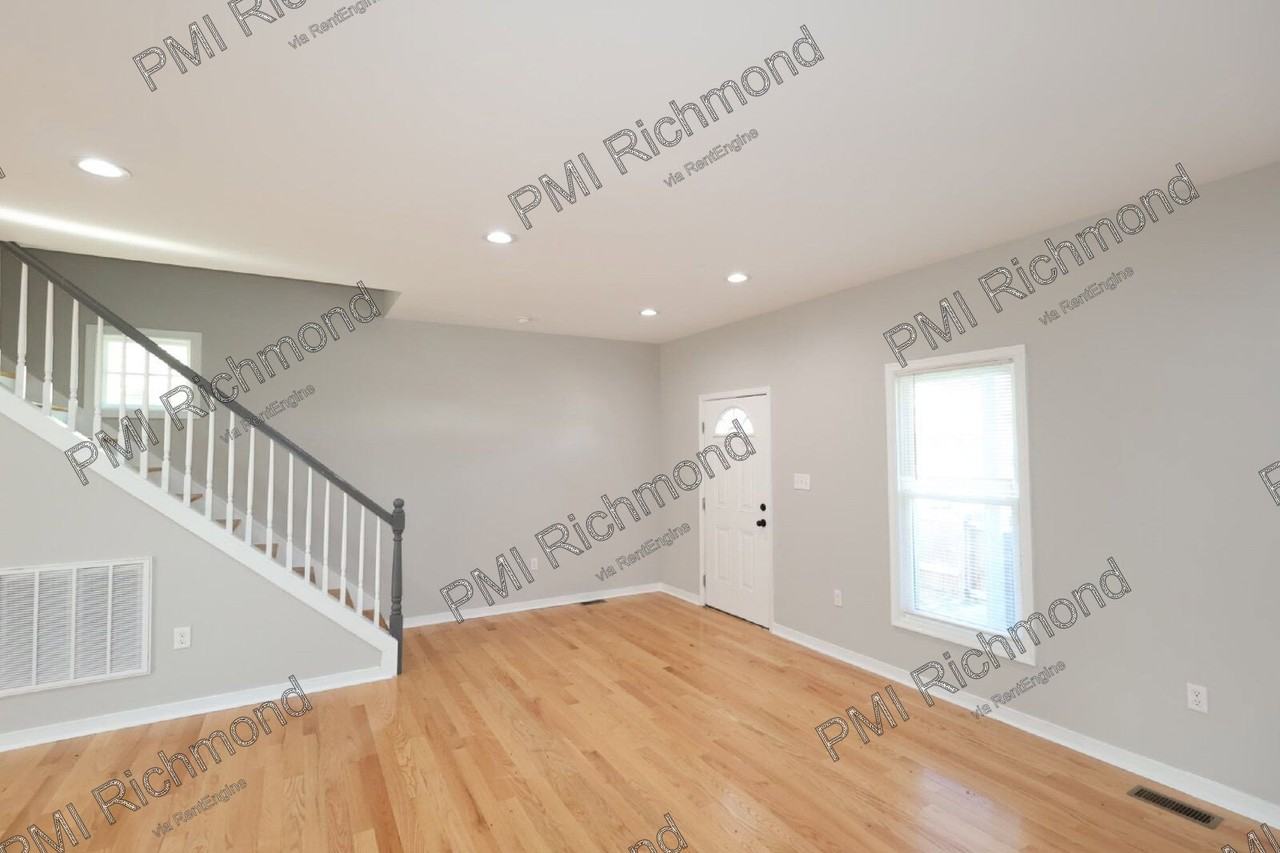 2906 Lawson St - Photo 5 of 33
