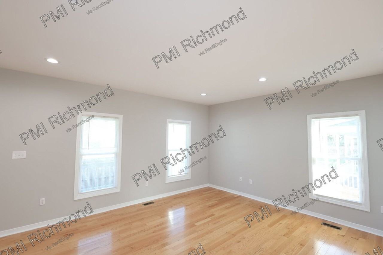 2906 Lawson St - Photo 6 of 33