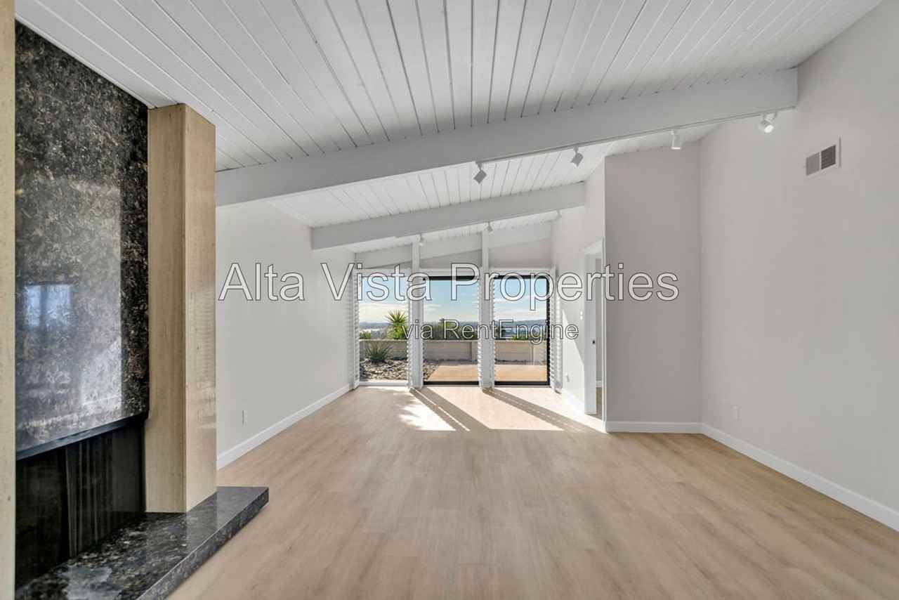 2577 Loring St - Photo 3 of 39