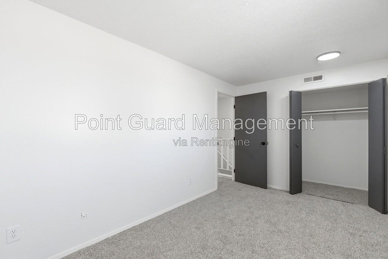 2070 S Cleveland Ave - Photo 2 of 34