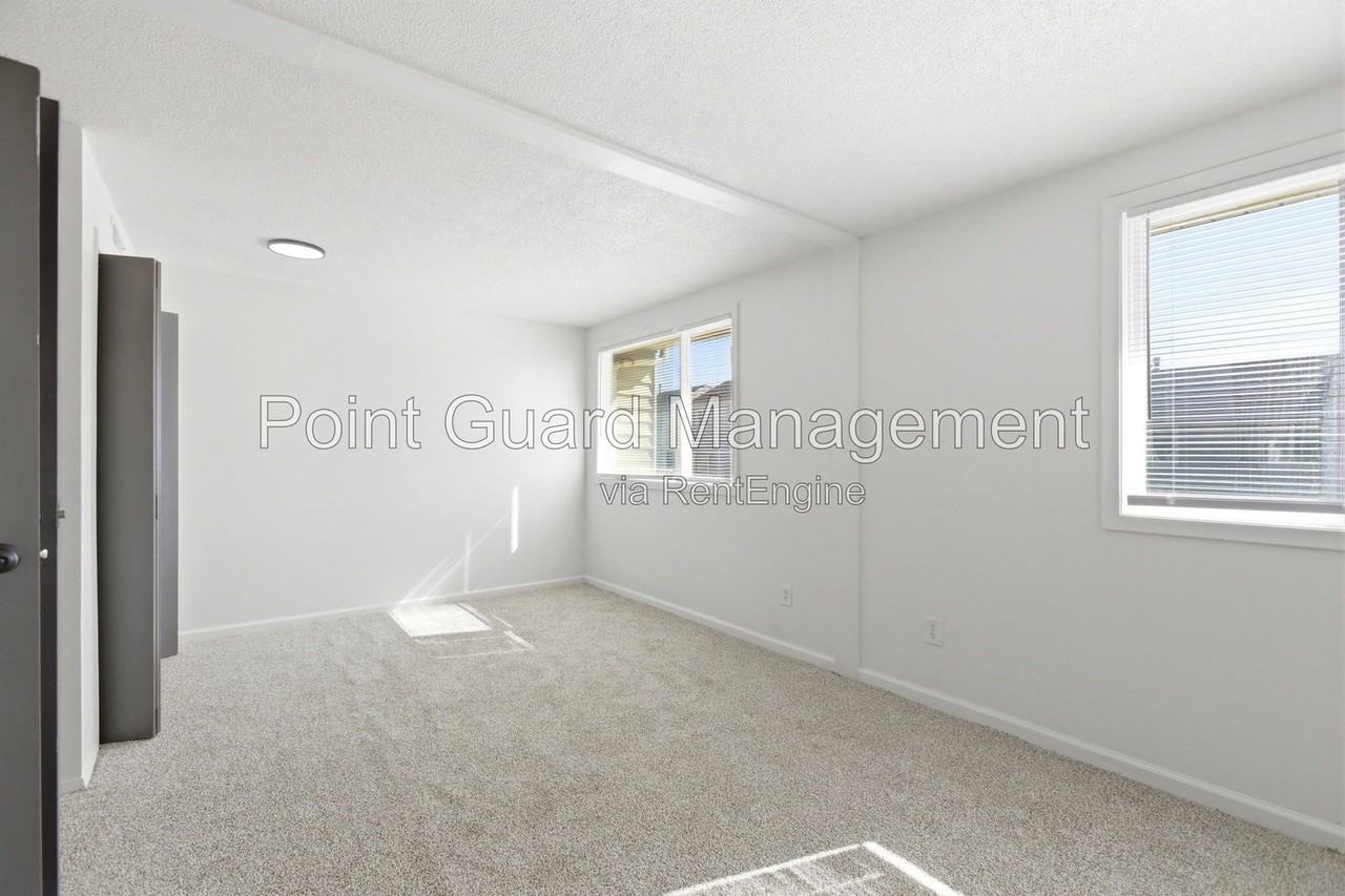 2070 S Cleveland Ave - Photo 5 of 34