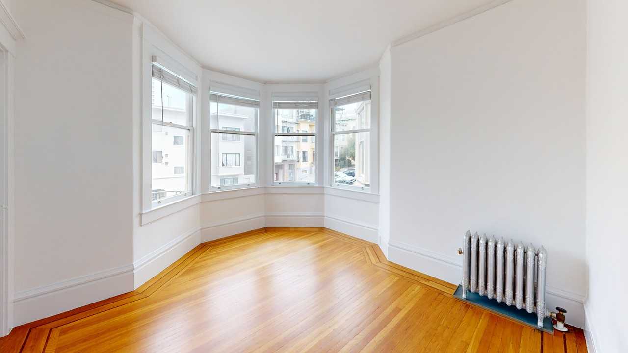 1656 Leavenworth Street - Photo 4 of 10