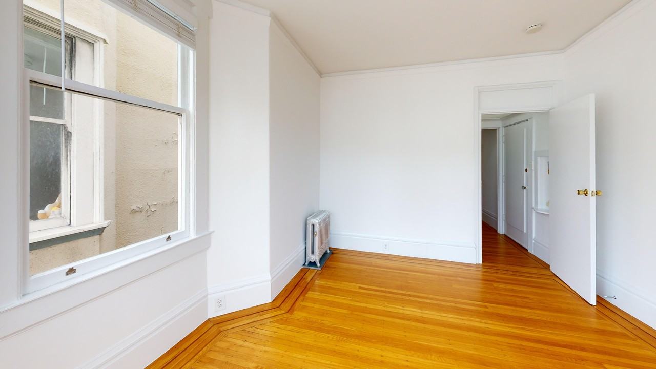 1656 Leavenworth Street - Photo 6 of 10