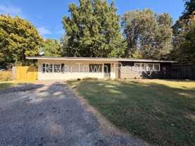 5122 Warfield Dr - Photo 1 of 1