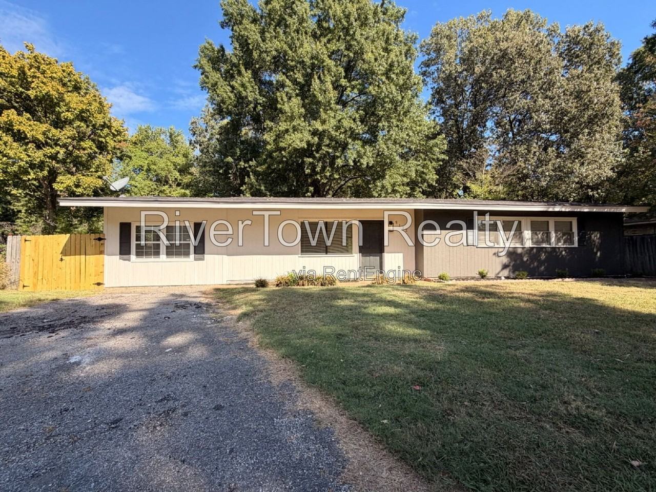 5122 Warfield Dr - Photo 2 of 19
