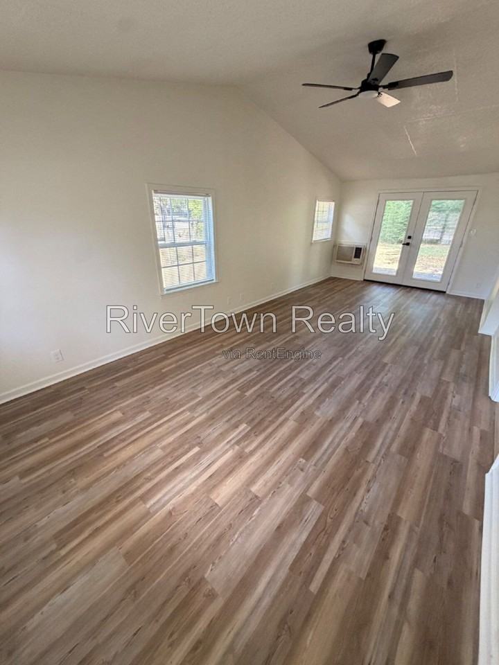 5122 Warfield Dr - Photo 6 of 19