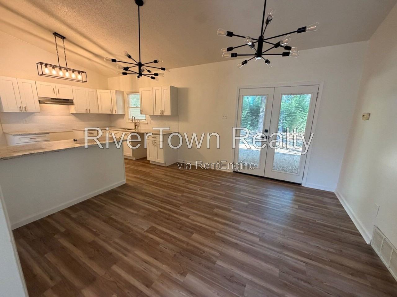 5122 Warfield Dr - Photo 7 of 19