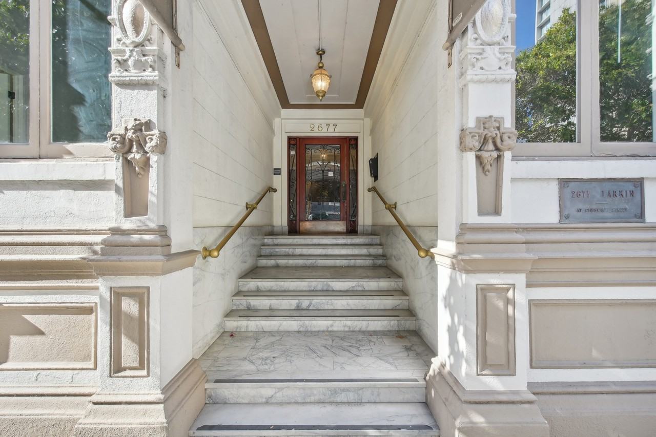 2677 Larkin Street - Photo 4 of 5