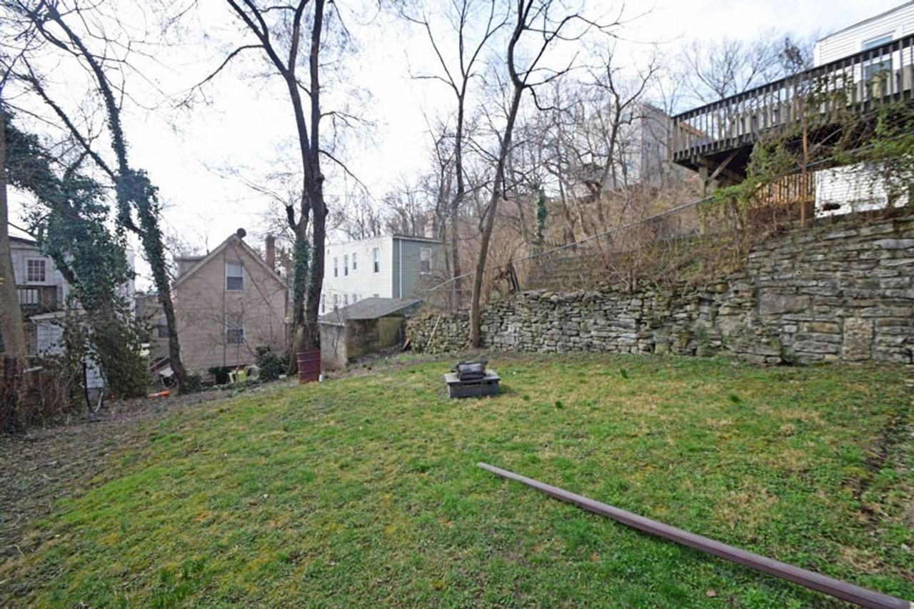 407 Ada St - Photo 2 of 15