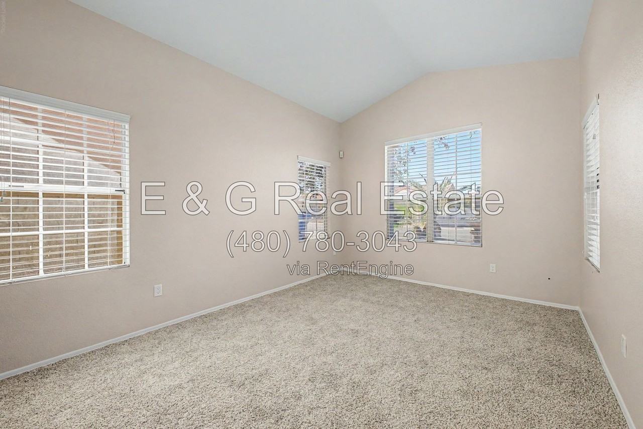 4106 E Ashurst Dr - Photo 7 of 39