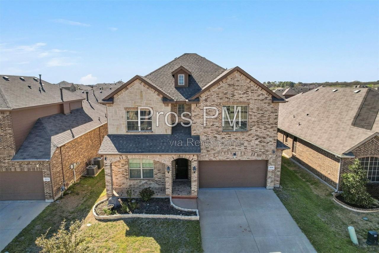 3608 Helm Ln - Photo 2 of 36