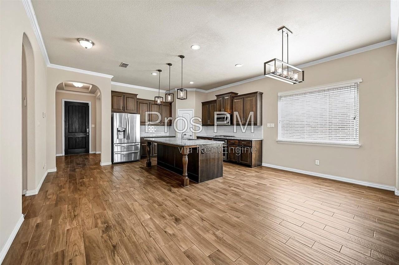3608 Helm Ln - Photo 7 of 36