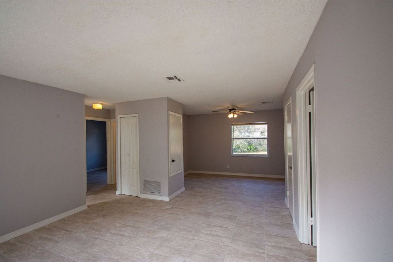 228 E Wilbur Ave - Photo 5 of 26