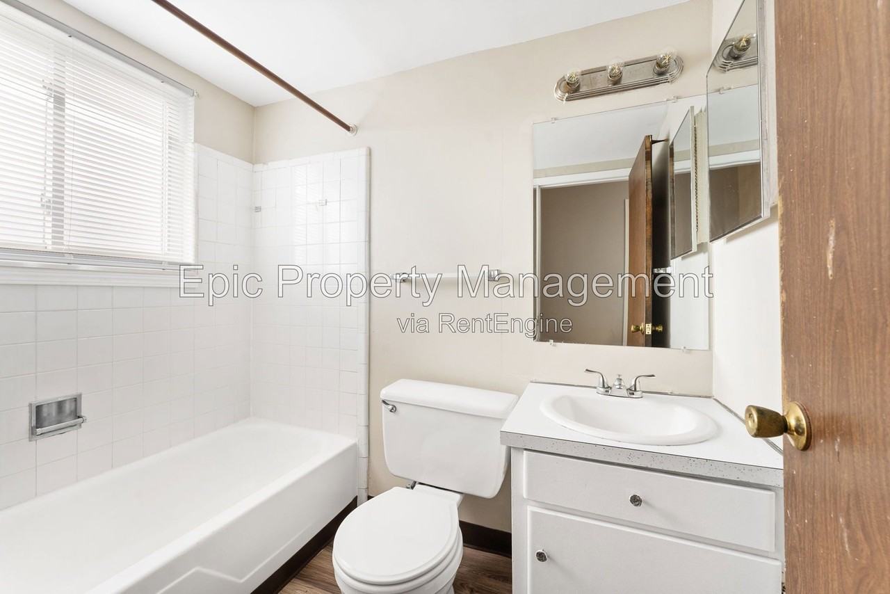1427 Ford Ave - Photo 4 of 9