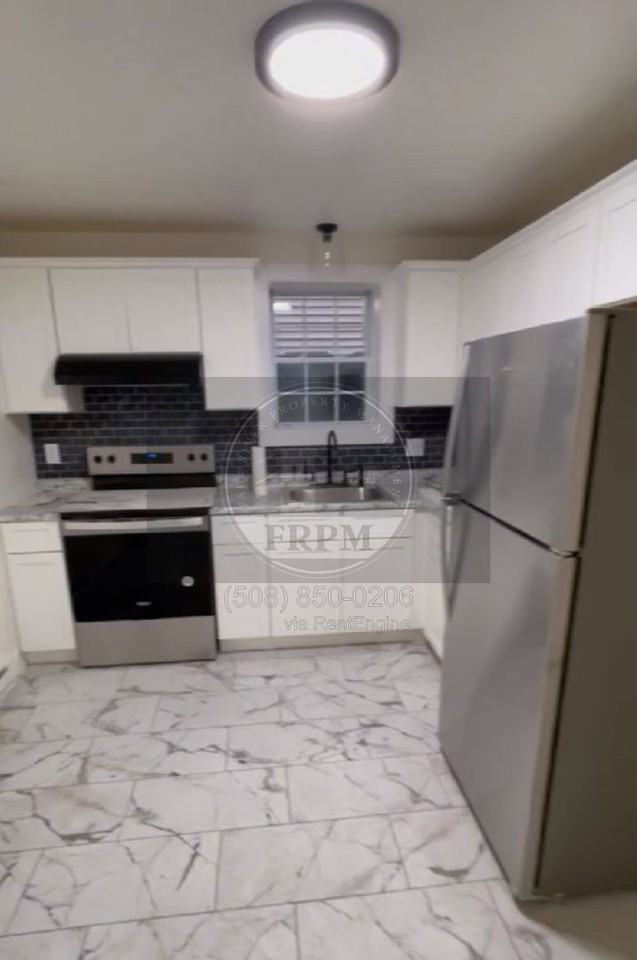 148 Buffinton St #1R - Photo 3 of 12