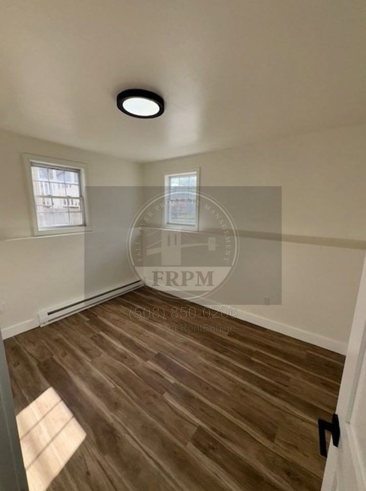 148 Buffinton St #1R - Photo 6 of 12