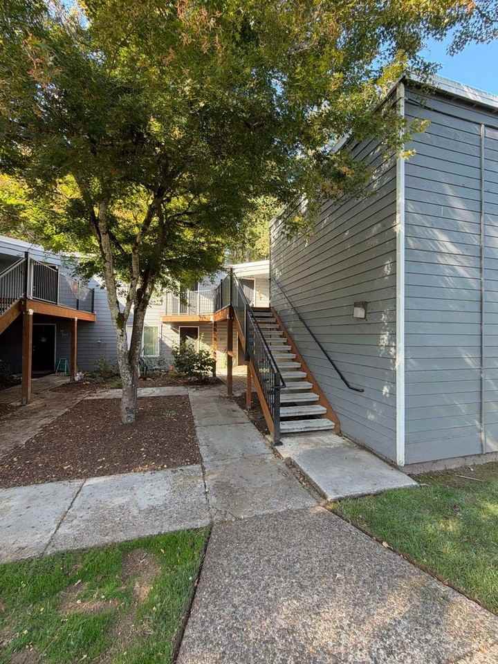 257 Senate St Nw - Photo 2 of 16